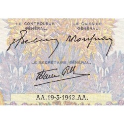 F 32-31 - 19/03/1942 - 500 francs - La Paix - Série Y.4921 - Etat : TTB-