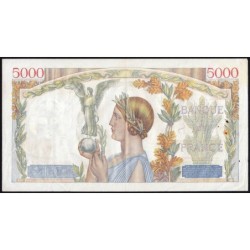F 46-45 - 10/12/1942 - 5000 francs - Victoire modifié 2 - Série Q.1132 - Etat : TTB