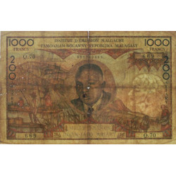 Madagascar - Pick 56b - 1'000 francs - 200 ariary - 1963 - Etat : B