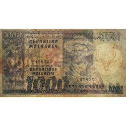 Madagascar - Pick 65 - 1'000 francs - 200 ariary - Série A/37 - 1974 - Etat : TB-