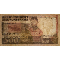 Madagascar - Pick 67a - 500 francs - 100 ariary - Série A/8 - 1983 - Etat : TB