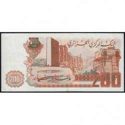 Algérie - Pick 135a_2 - 200 dinars - Série 13 318 - 23/03/1983 (1985) - Etat : SUP-